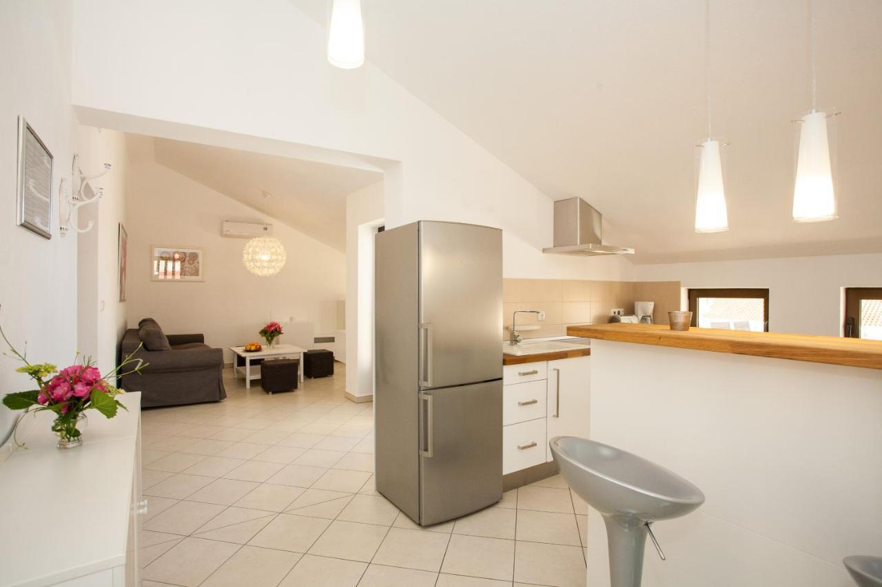 Apartments Dino Krk Town Extérieur photo