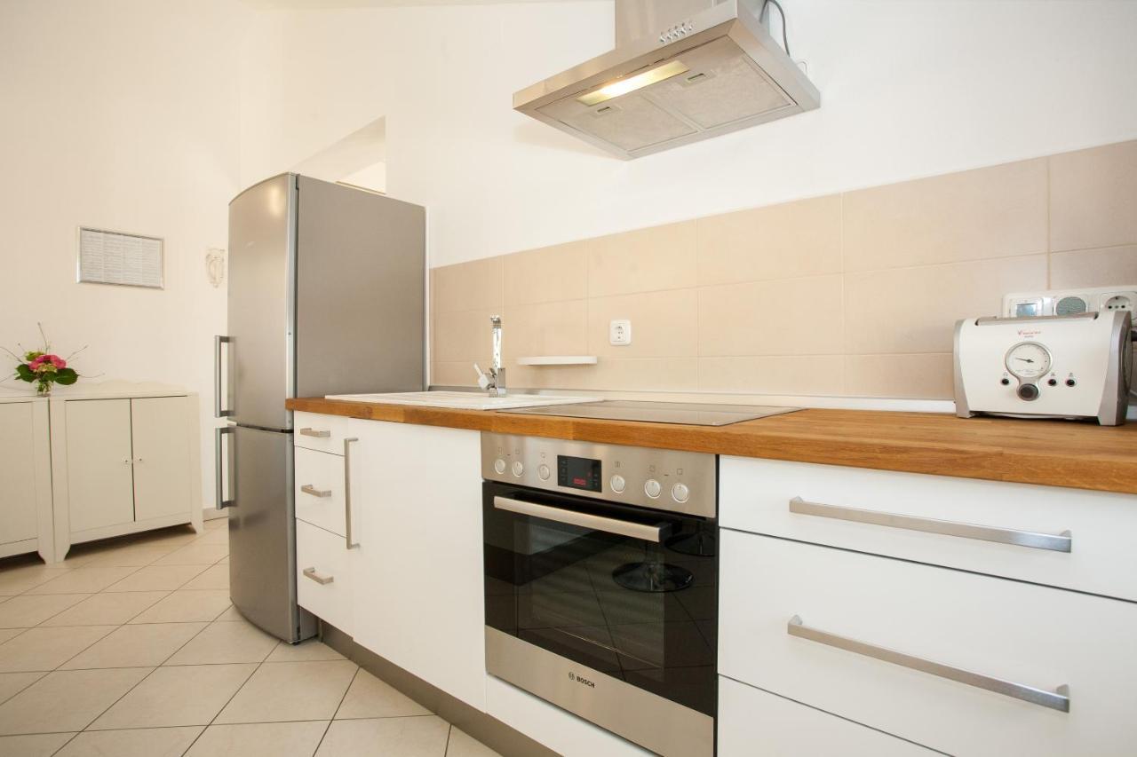 Apartments Dino Krk Town Extérieur photo